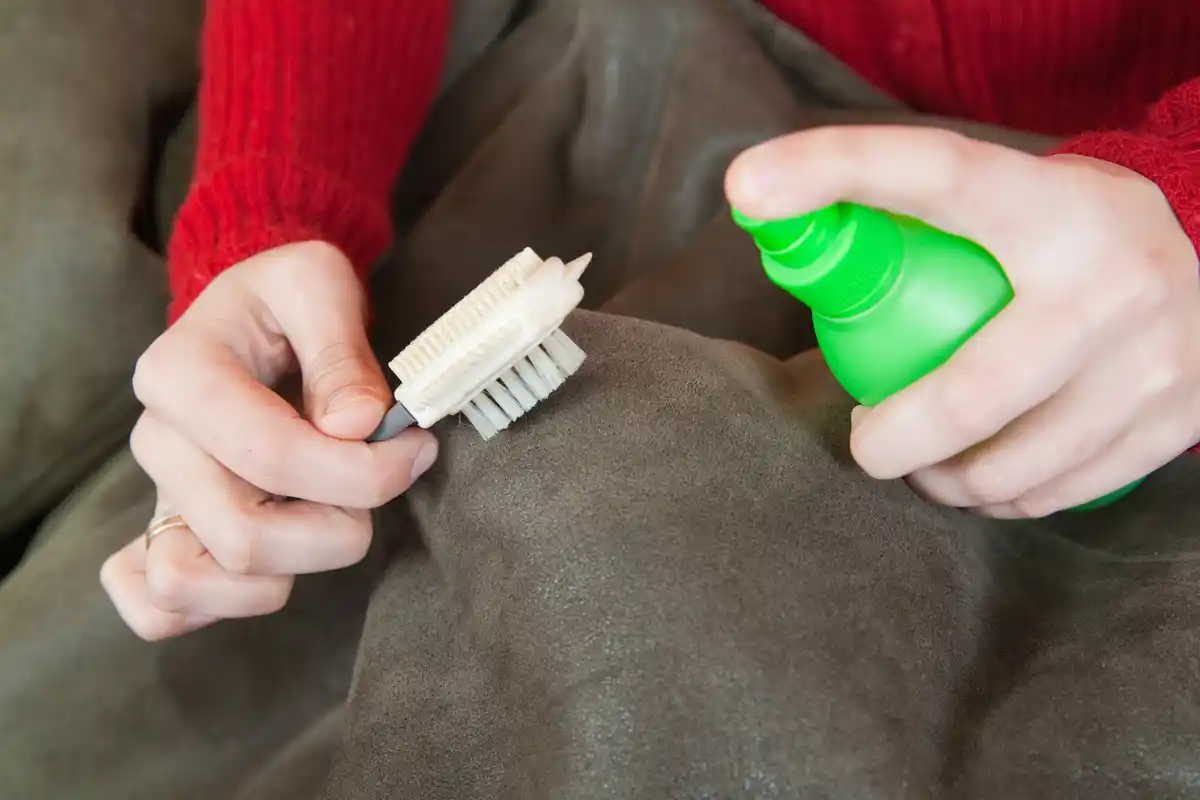 removing stains from furniture DIY