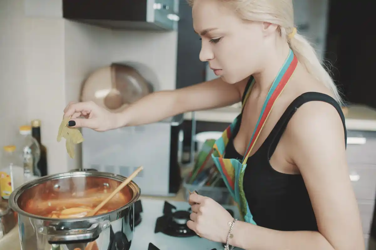 quick dinner preparation kitchen fast cooking