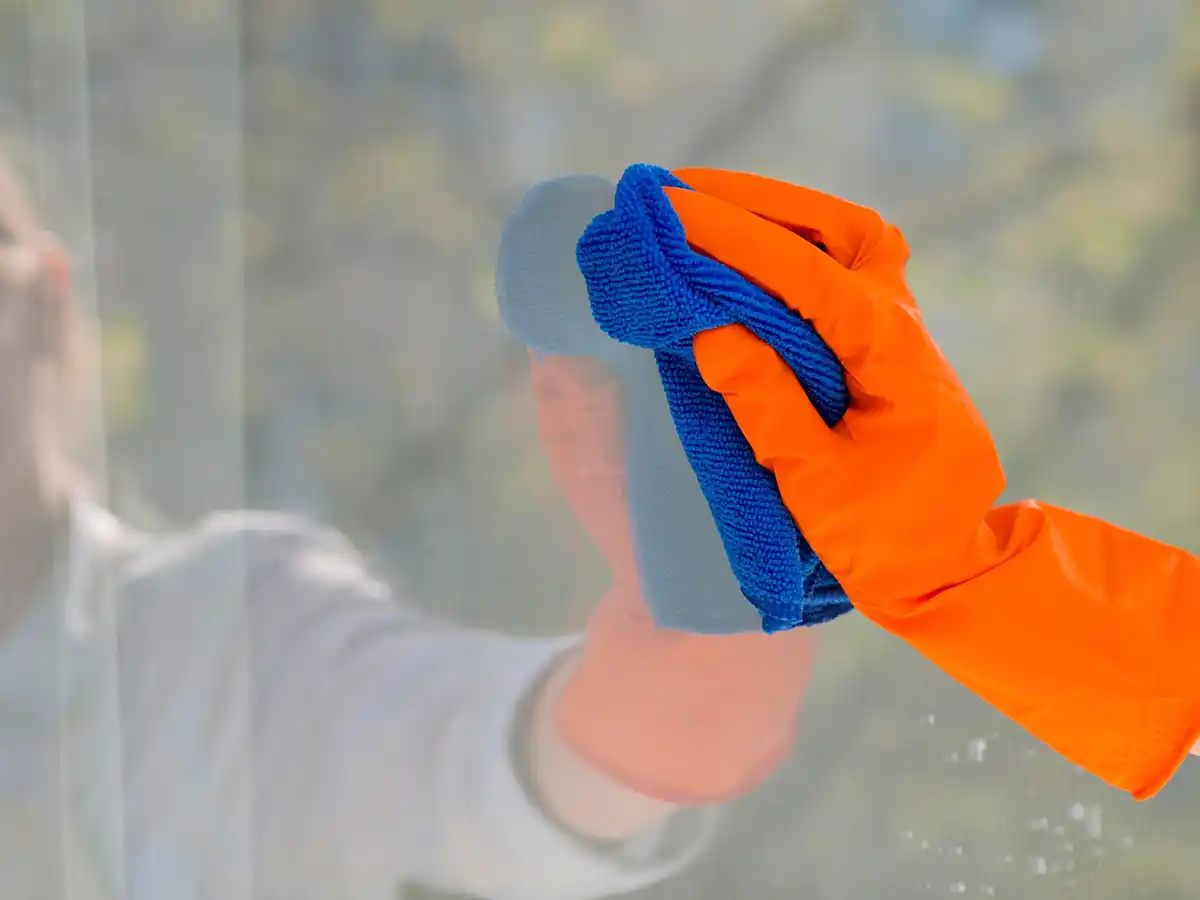 window cleaning tip microfiber vinegar