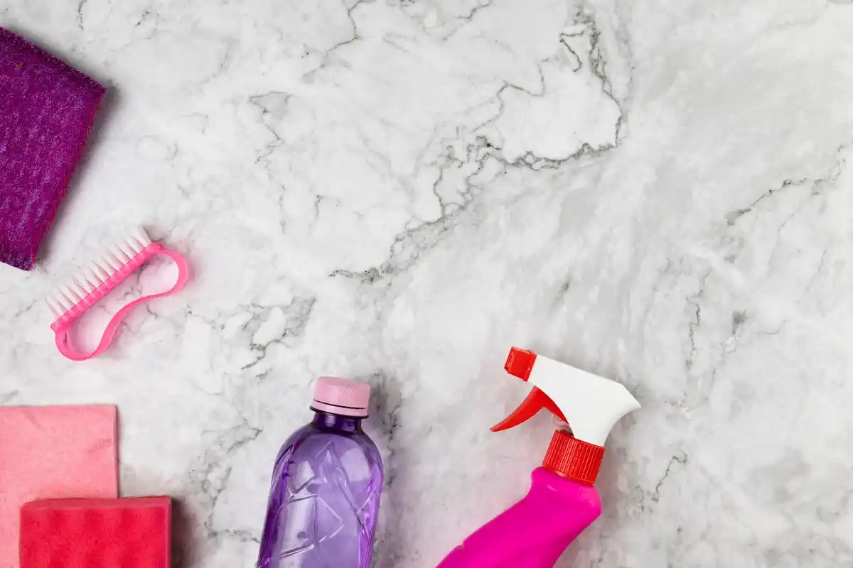 vinegar cleaning hack kitchen bathroom