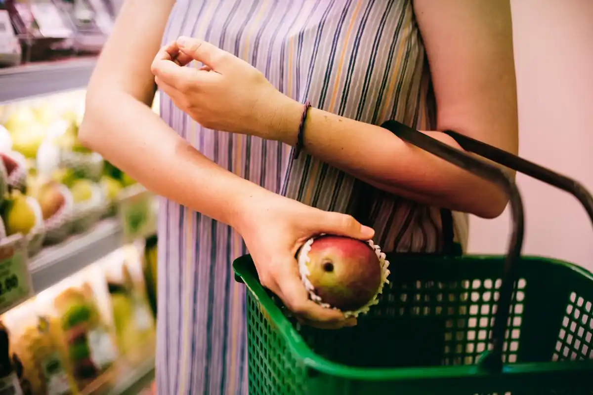 budget saving tips Sweden grocery shopping