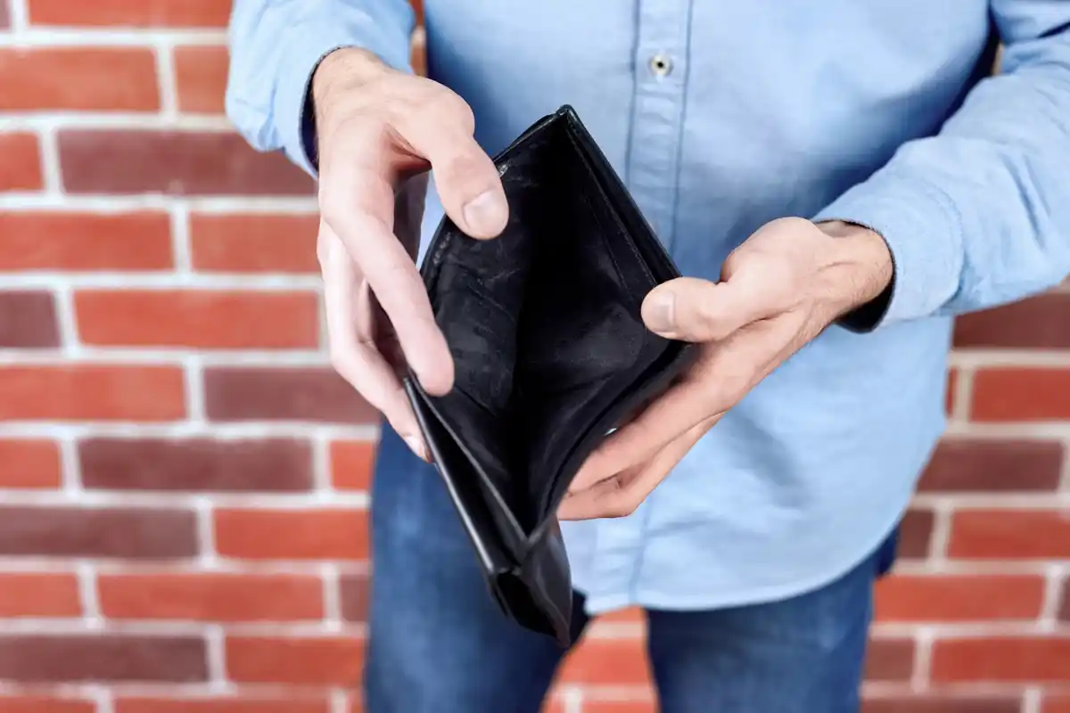 Swedish smart money saving tips wallet