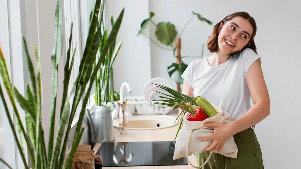 saving money everyday groceries lifestyle