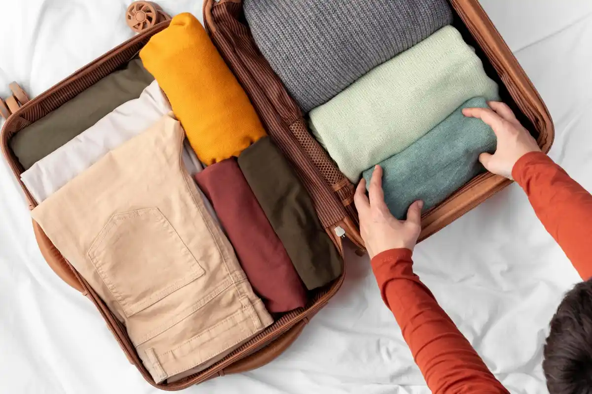 smart travel packing light suitcase