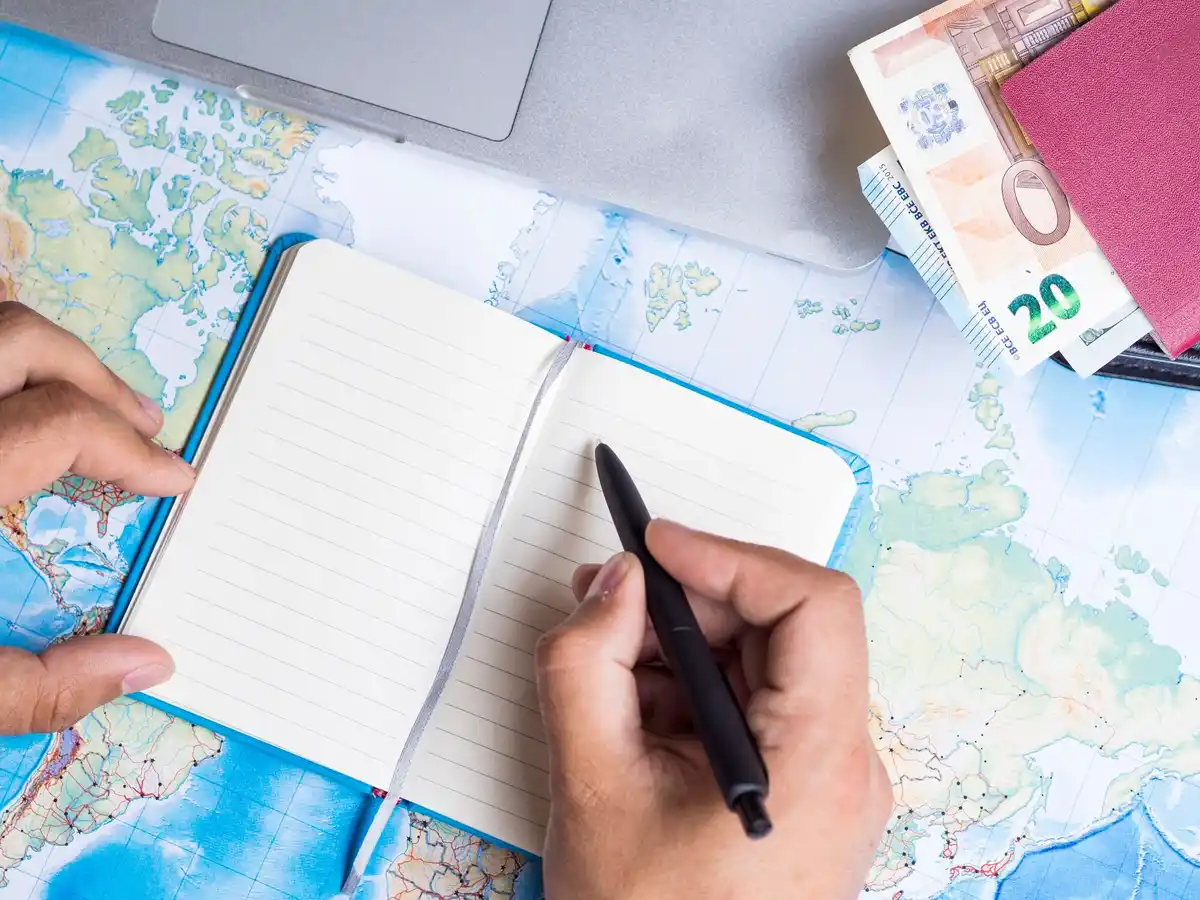 booking flight tips hacks Sweden