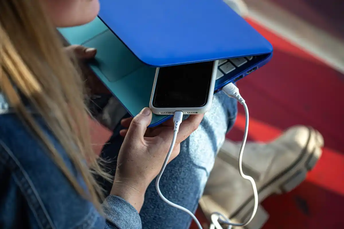 smartphone battery saving tips Sweden