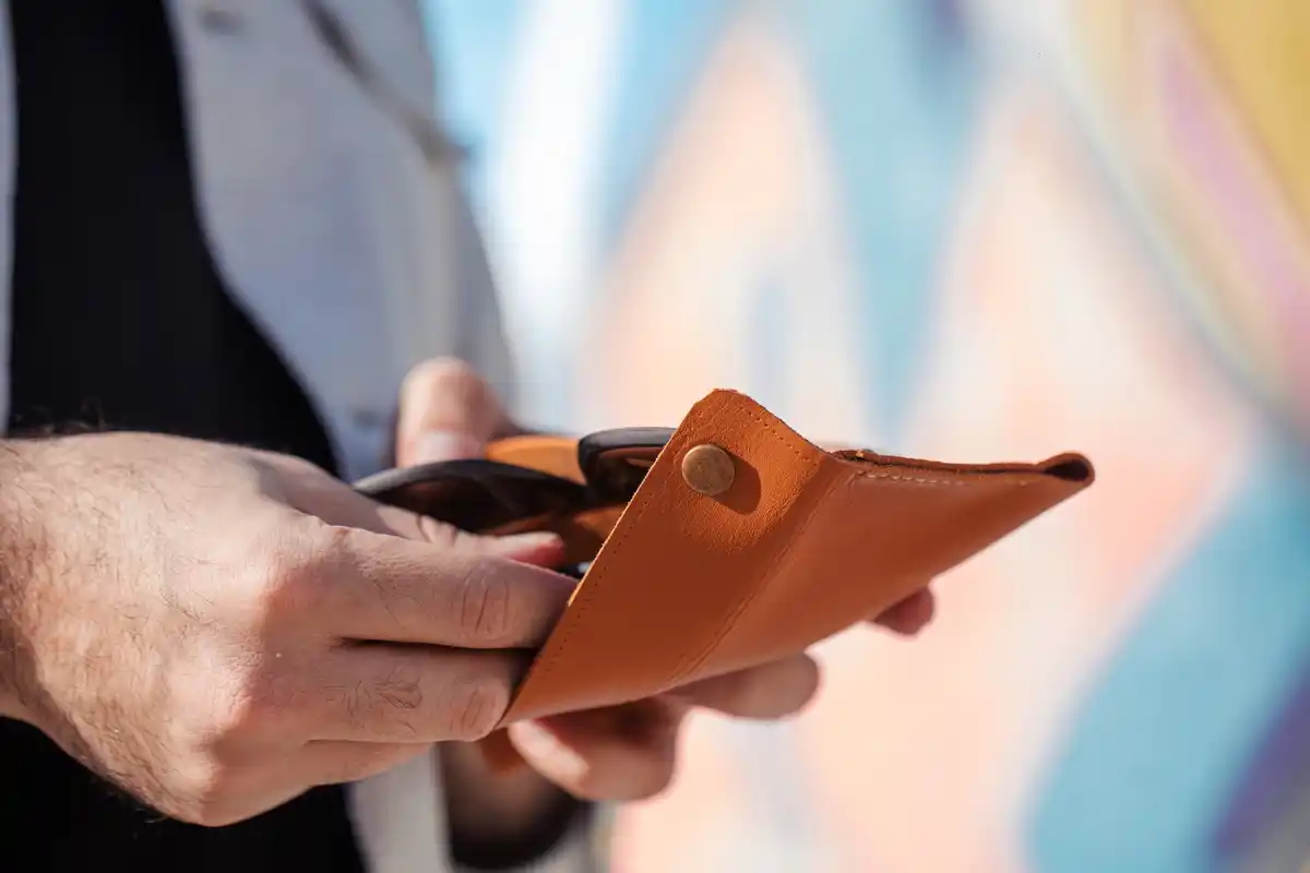 Swedish personal finance saving tips money wallet