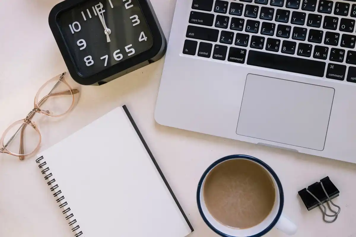 productivity tips working desk Sweden